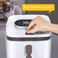 Automatic Pet Food Dispenser, Programmable with Audio recording